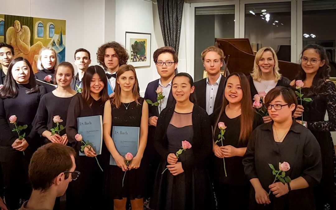 Update 19.11.2019 – Fotos vom KONZERT: Studenten von Prof. Gesa Lücker spielen das “Wohltemperierte Clavier Band II” von J.S. Bach