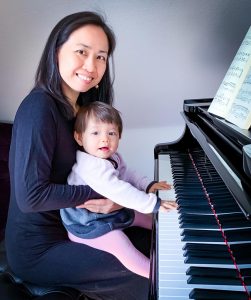 Foto Yin Chiang mit ihrer Tochter