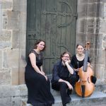 Porträtfoto des Trios La Fontana mit Dorothea Jakob, Susanne Herre und Koen van der Meer als Trio La Fontana